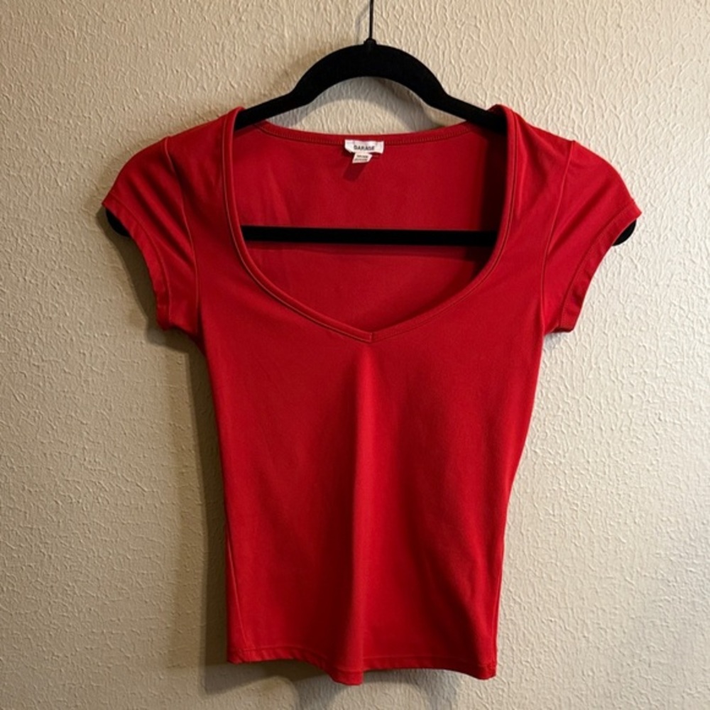Forever 21 Red V-Neck Short Sleeve Top